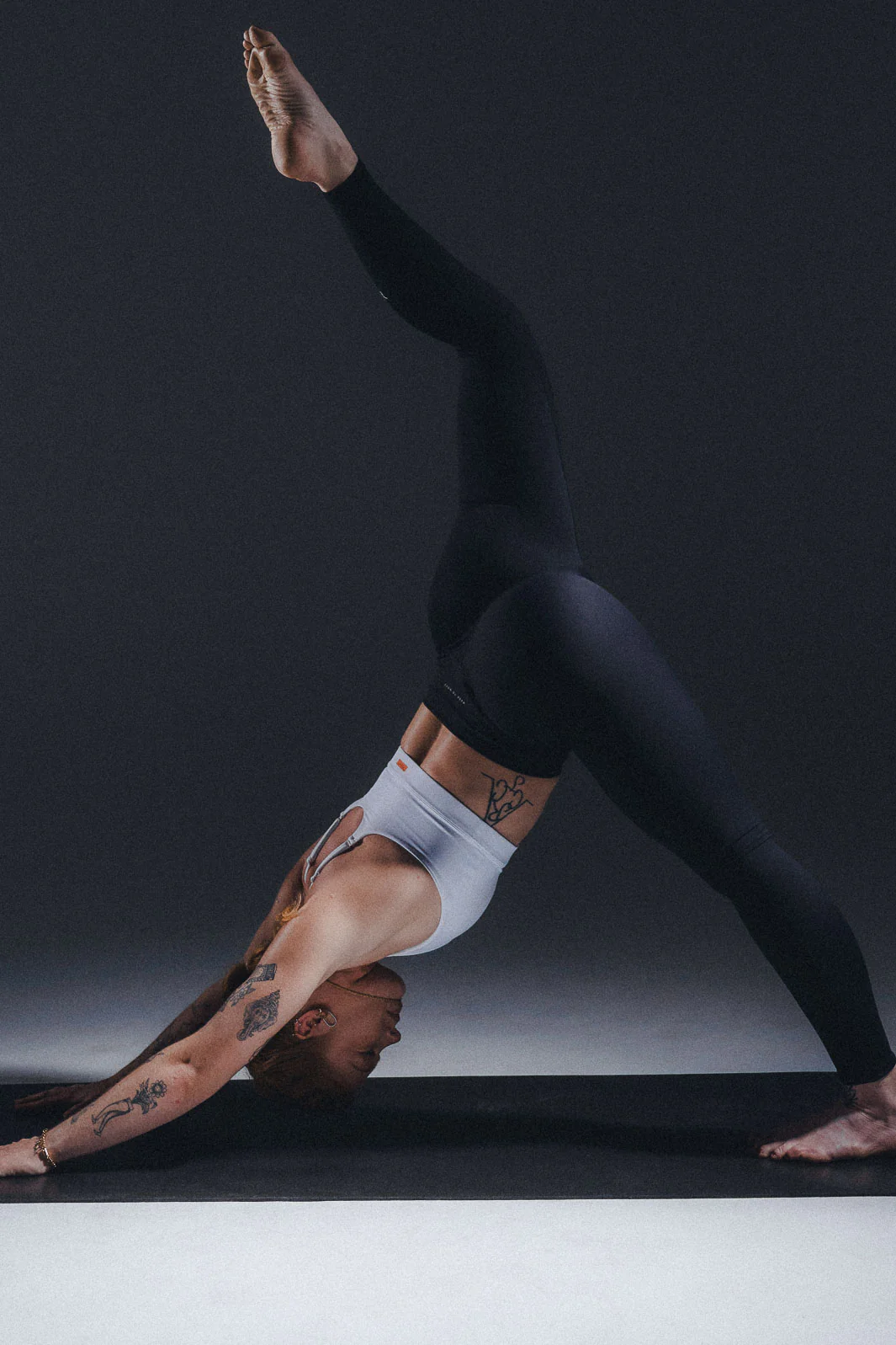 Essential Dynamic Legging - Image 6